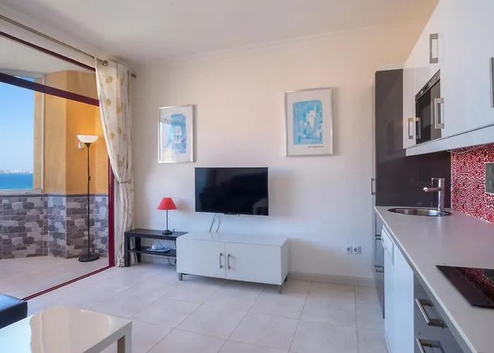 Stunning Marina View *