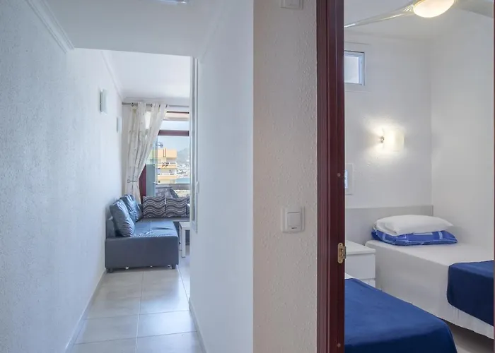 Stunning Marina View Apartment *